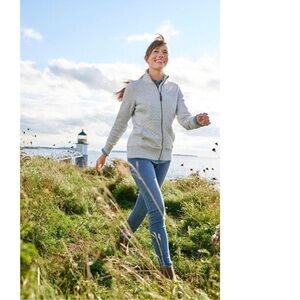 L.L. Bean Skinny Leg Favorite Fit Jeans in Dark Blue Size 8 PETITE -- LIKE NEW!!